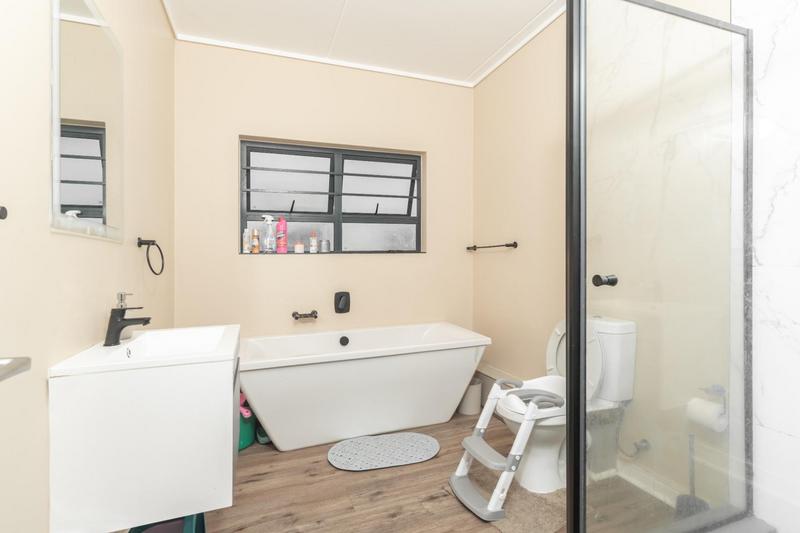 3 Bedroom Property for Sale in The Huntsman Western Cape